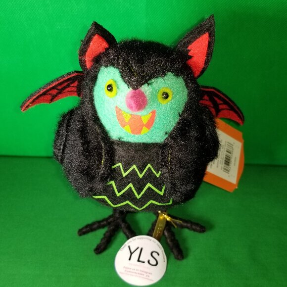 2024 Target Hyde & EEK Halloween Bird Batrick Featherly Friends NEW - Picture 1 of 4